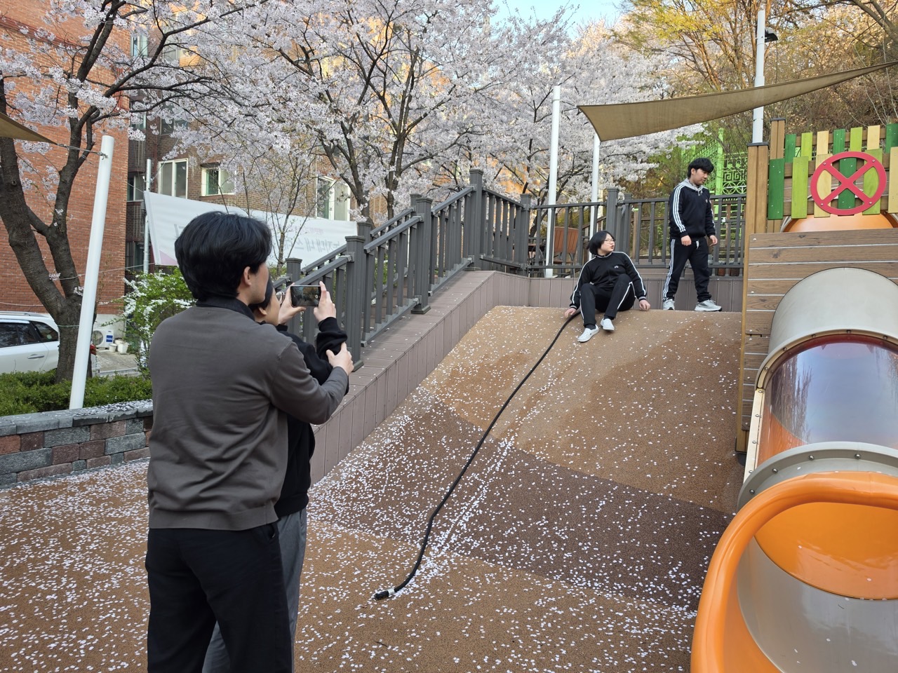 20260422 은행유스센터 스튜디오 은행나무팀.jpg